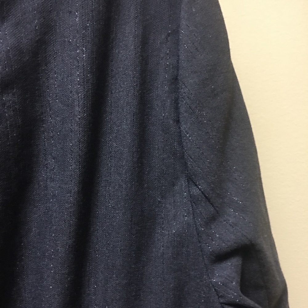 ‼️Sold‼️Bisou Bisou Grey Blazer with Silver Threading - Picture 5 of 8